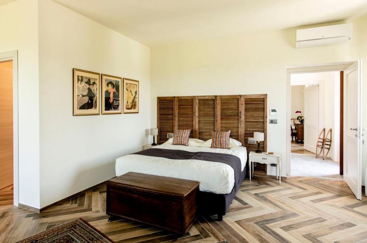Le Vecchie Persiane - Bed & Breakfast Diano dʼAlba Exterior foto