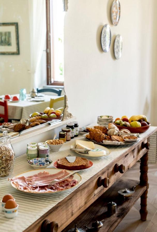 Le Vecchie Persiane - Bed & Breakfast Diano dʼAlba Exterior foto