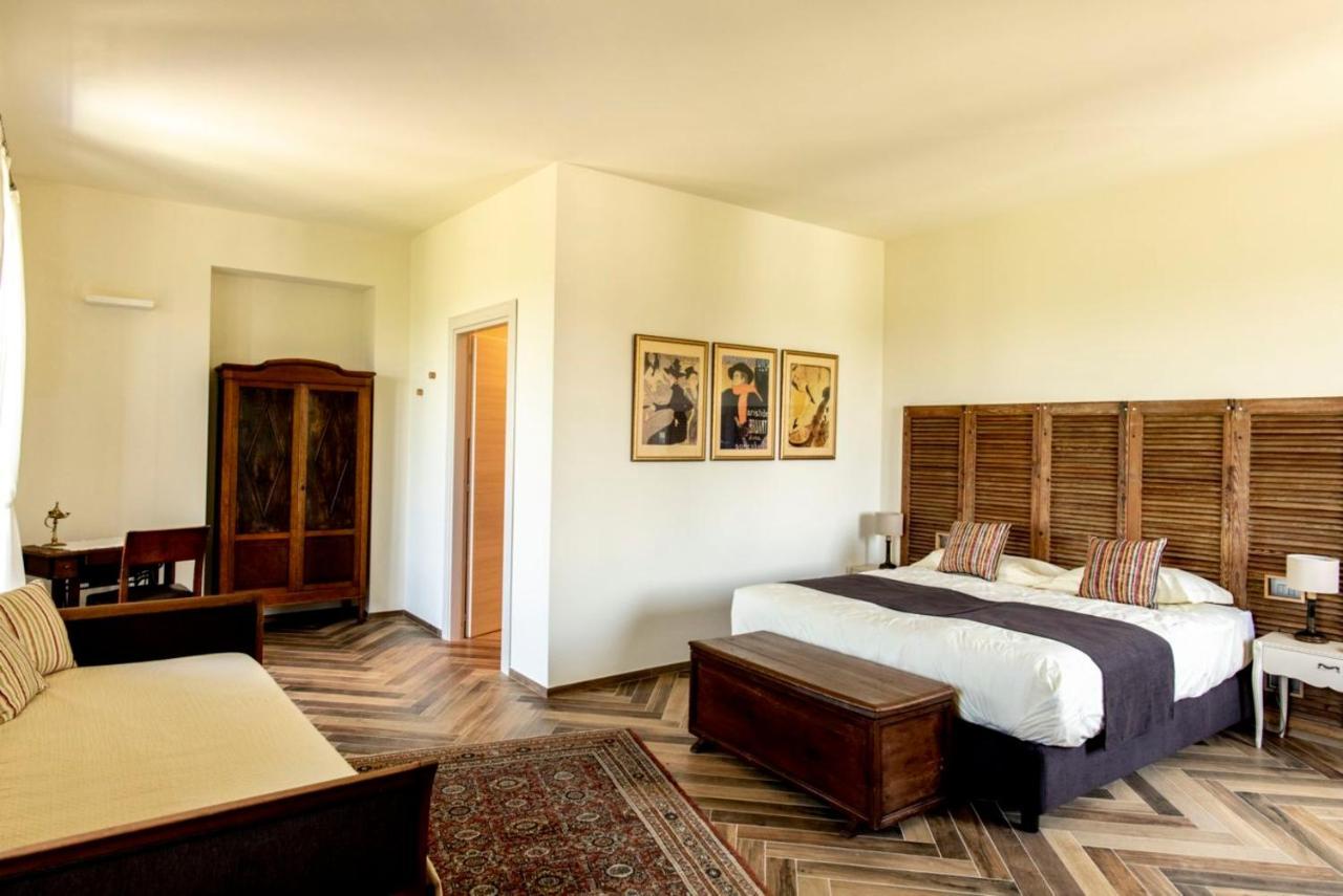 Le Vecchie Persiane - Bed & Breakfast Diano dʼAlba Exterior foto