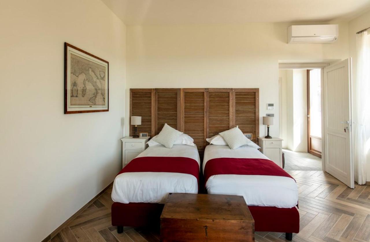 Le Vecchie Persiane - Bed & Breakfast Diano dʼAlba Exterior foto