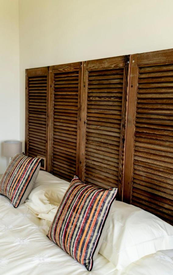 Le Vecchie Persiane - Bed & Breakfast Diano dʼAlba Exterior foto